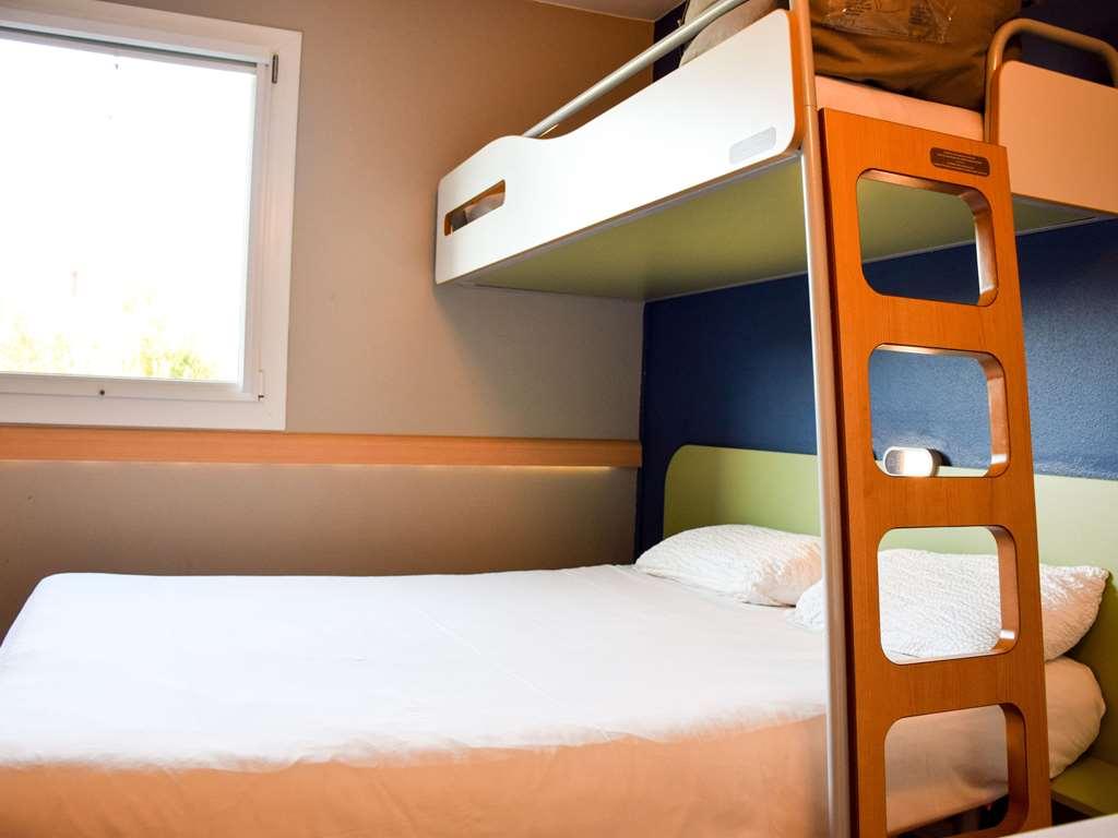 Ibis Budget Rodez Room photo